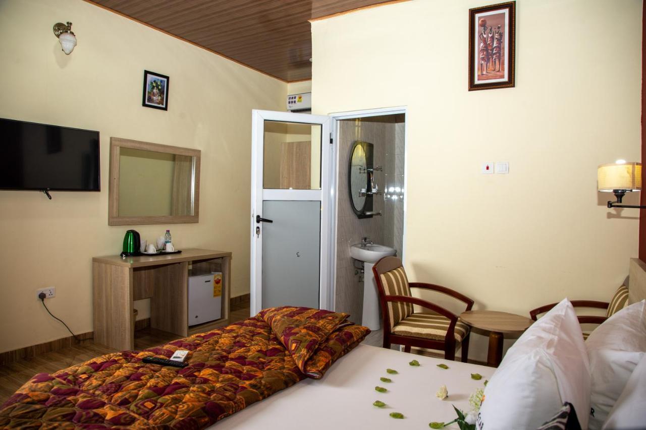 Grand Star Hotel North Legon Eksteriør bilde