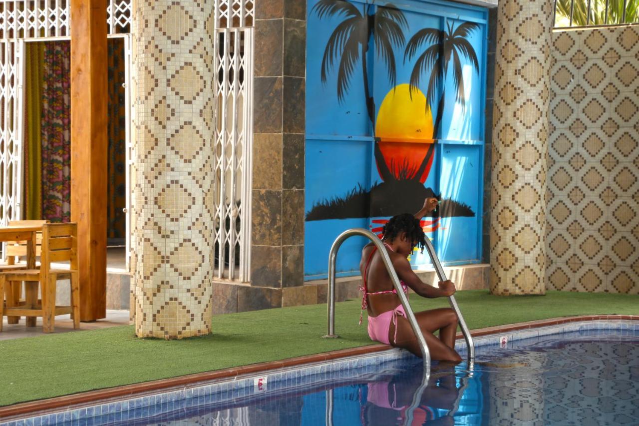 Grand Star Hotel North Legon Eksteriør bilde
