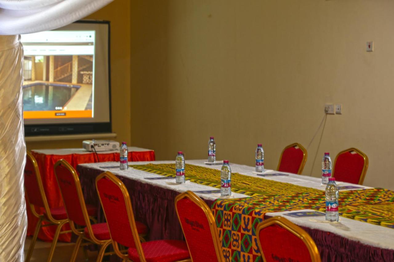 Grand Star Hotel North Legon Eksteriør bilde