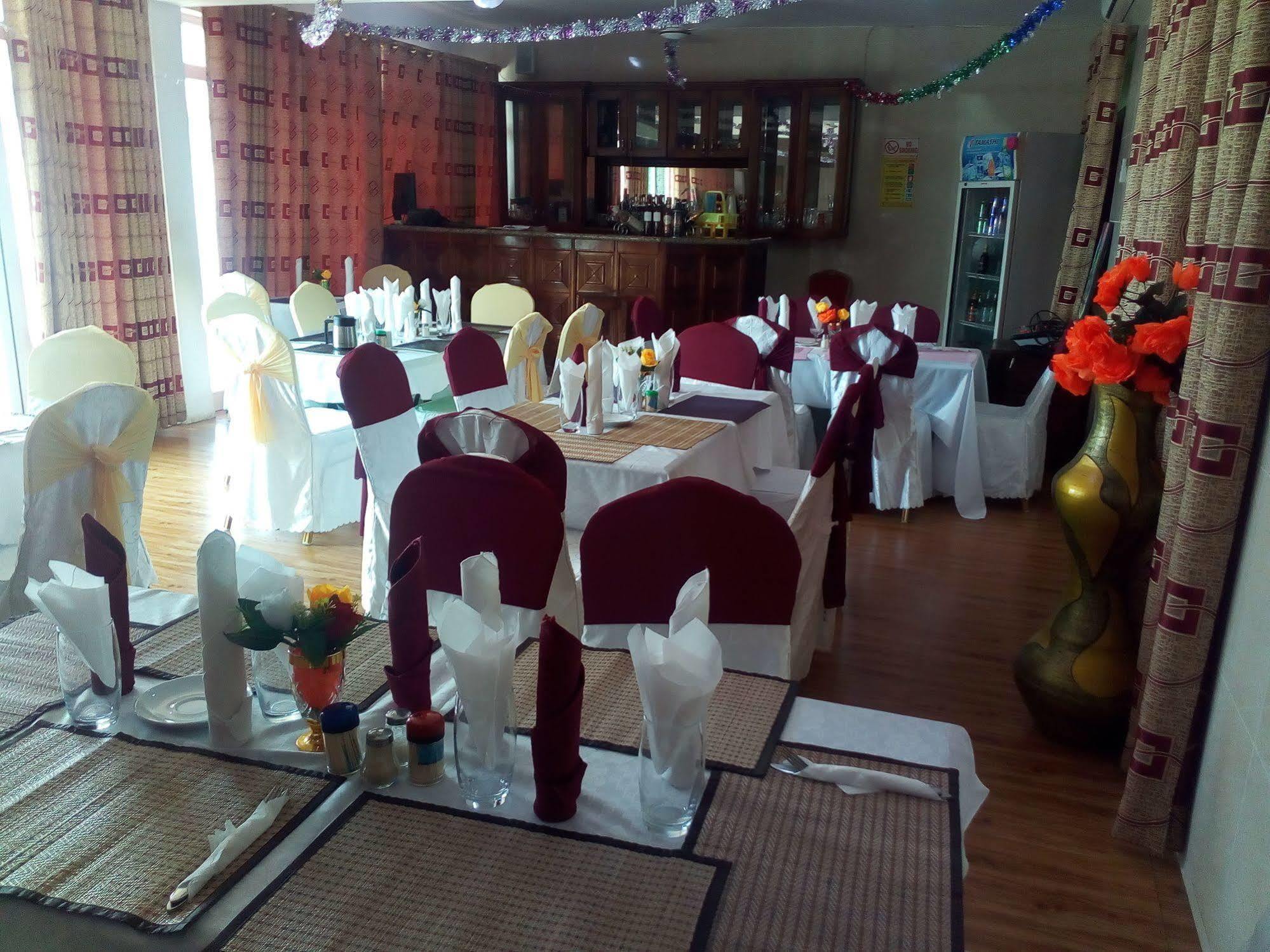 Grand Star Hotel North Legon Eksteriør bilde