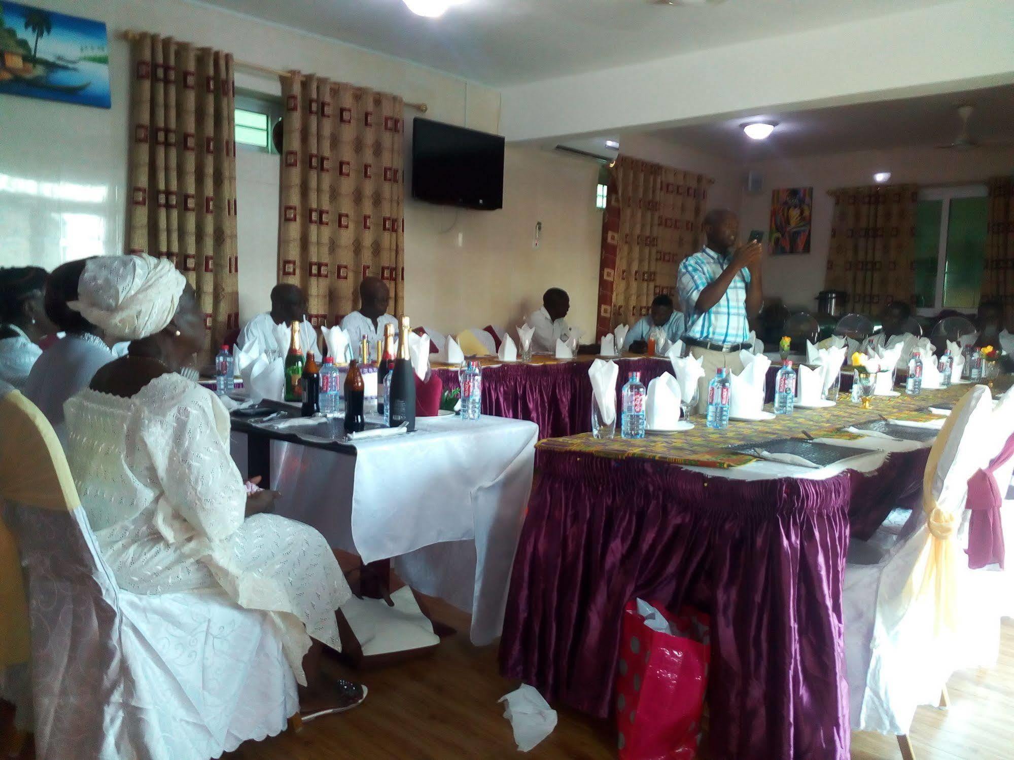 Grand Star Hotel North Legon Eksteriør bilde