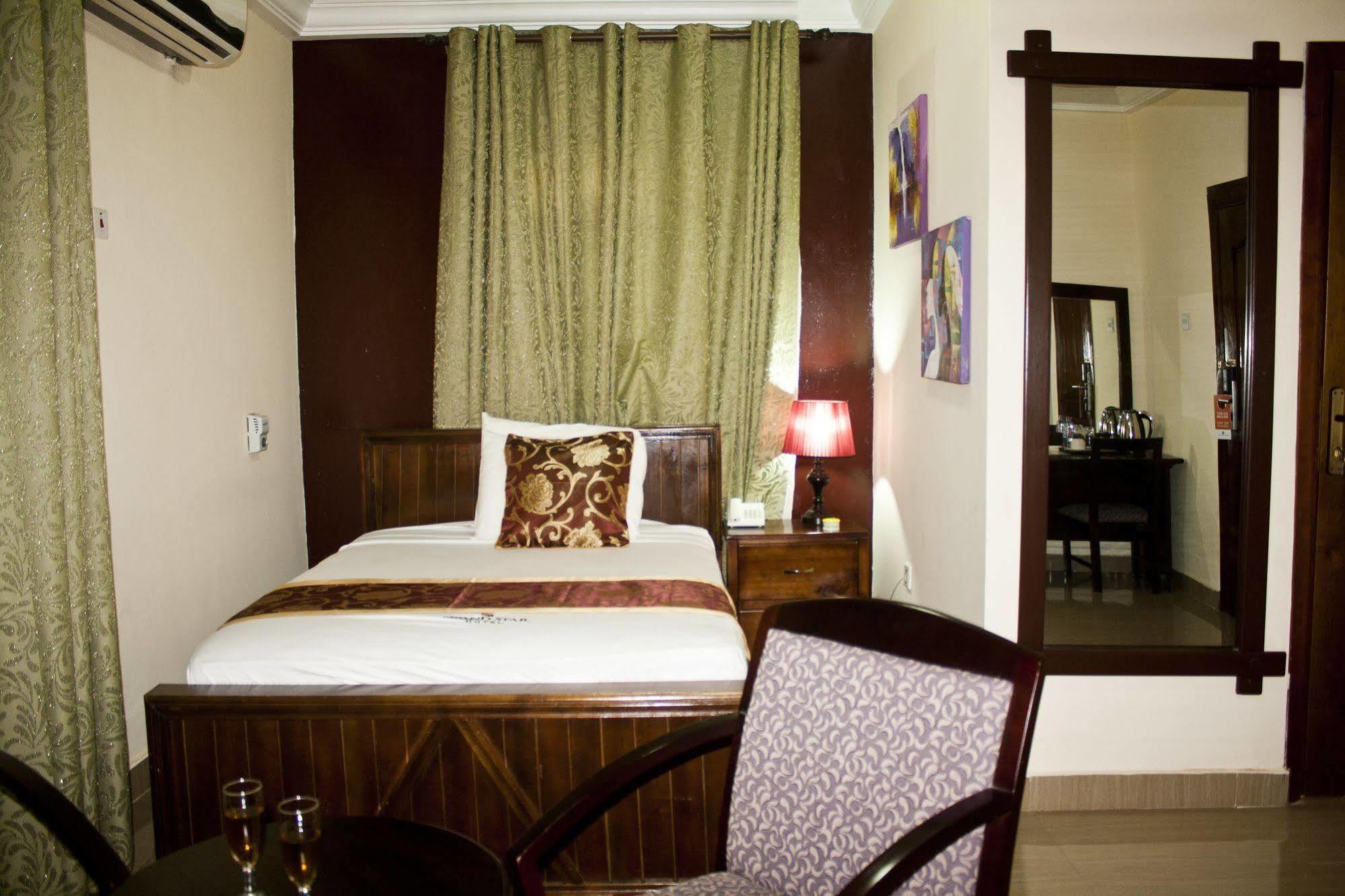Grand Star Hotel North Legon Eksteriør bilde