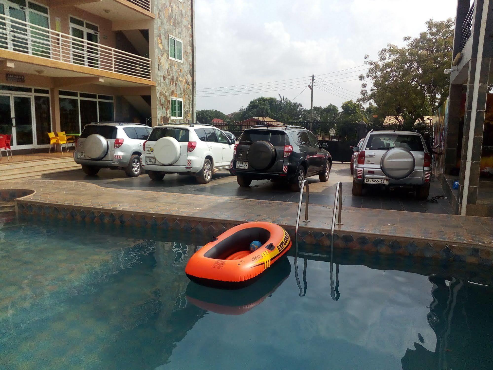 Grand Star Hotel North Legon Eksteriør bilde