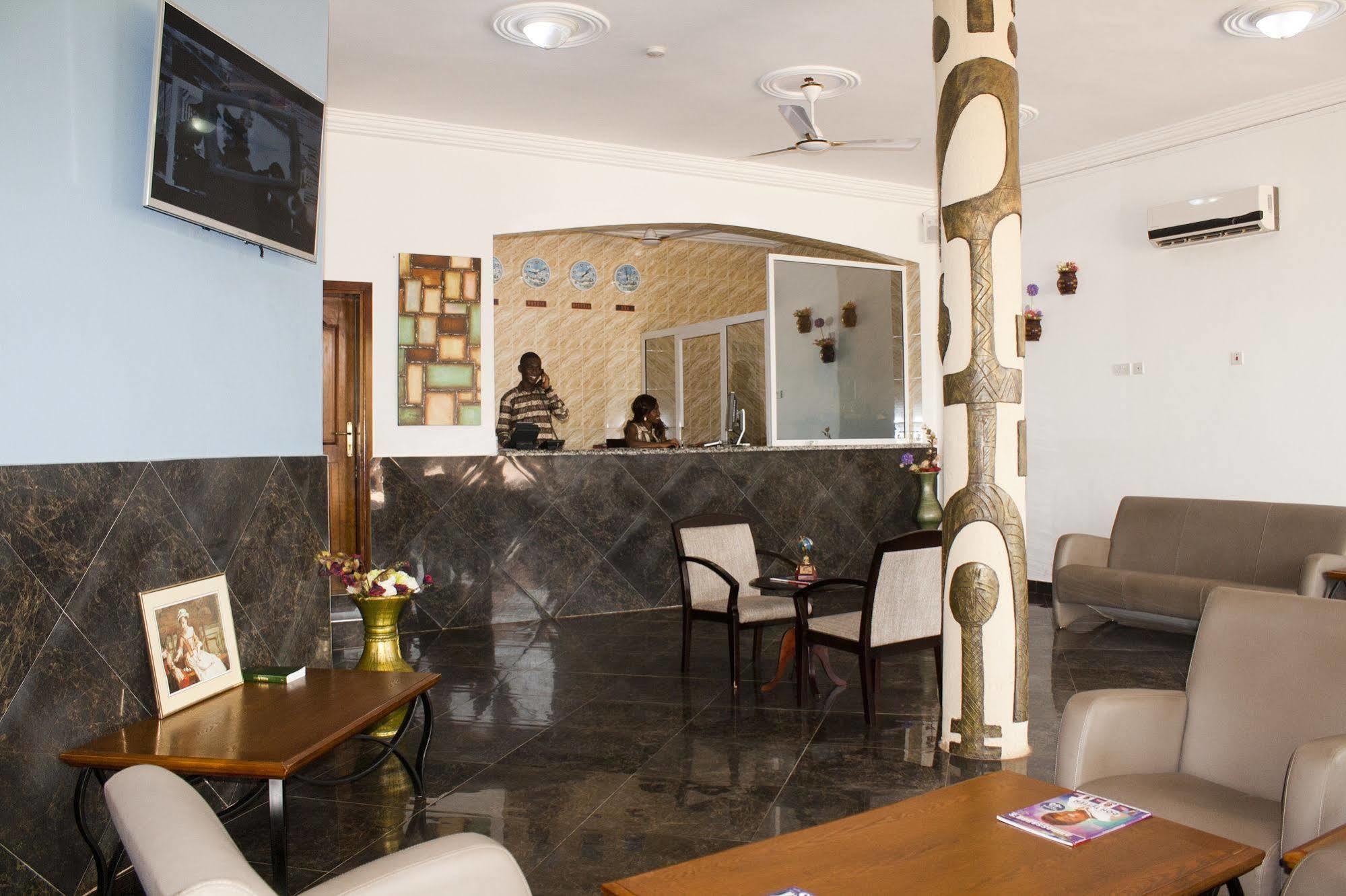 Grand Star Hotel North Legon Eksteriør bilde