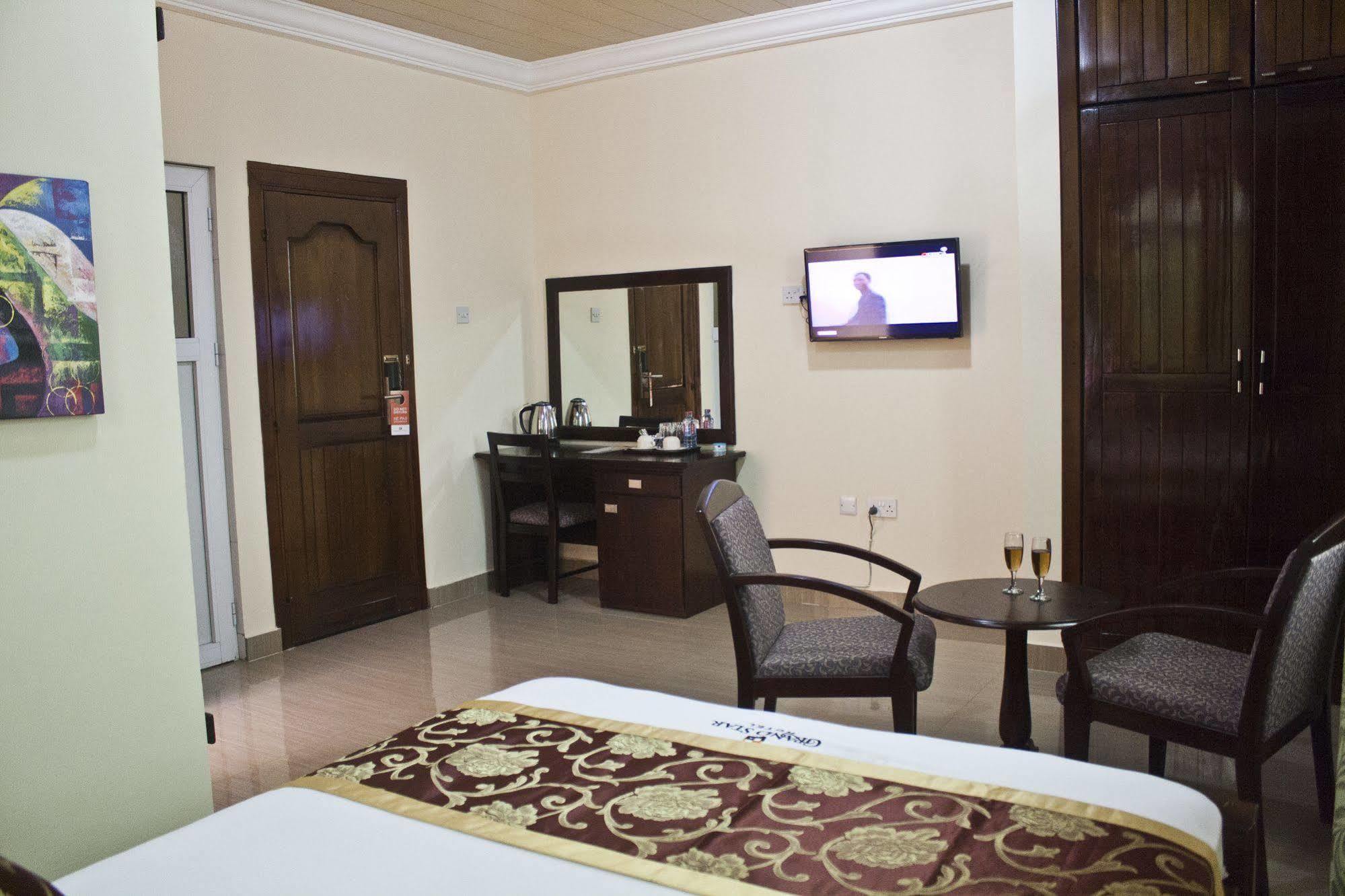 Grand Star Hotel North Legon Eksteriør bilde