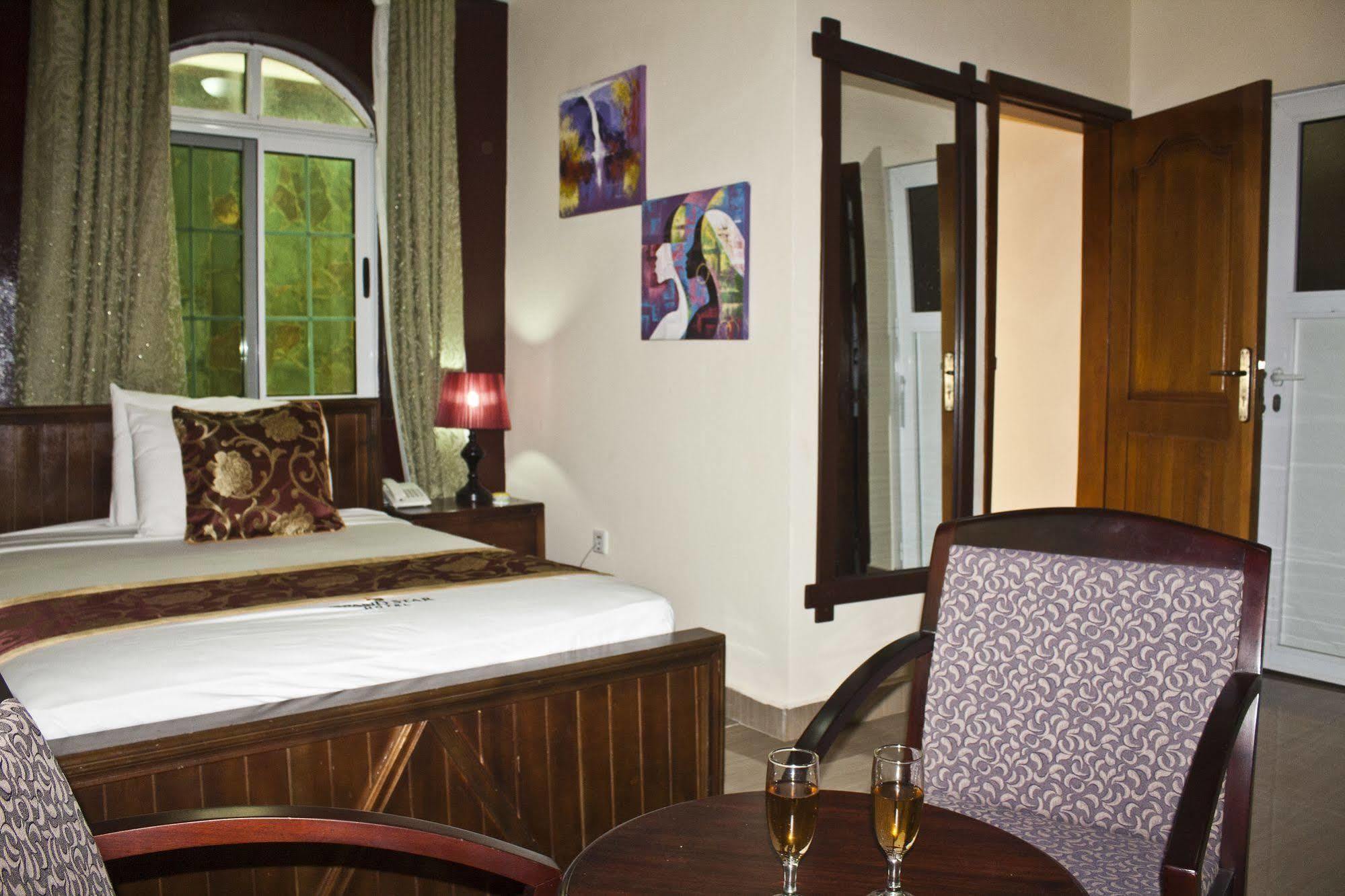 Grand Star Hotel North Legon Eksteriør bilde