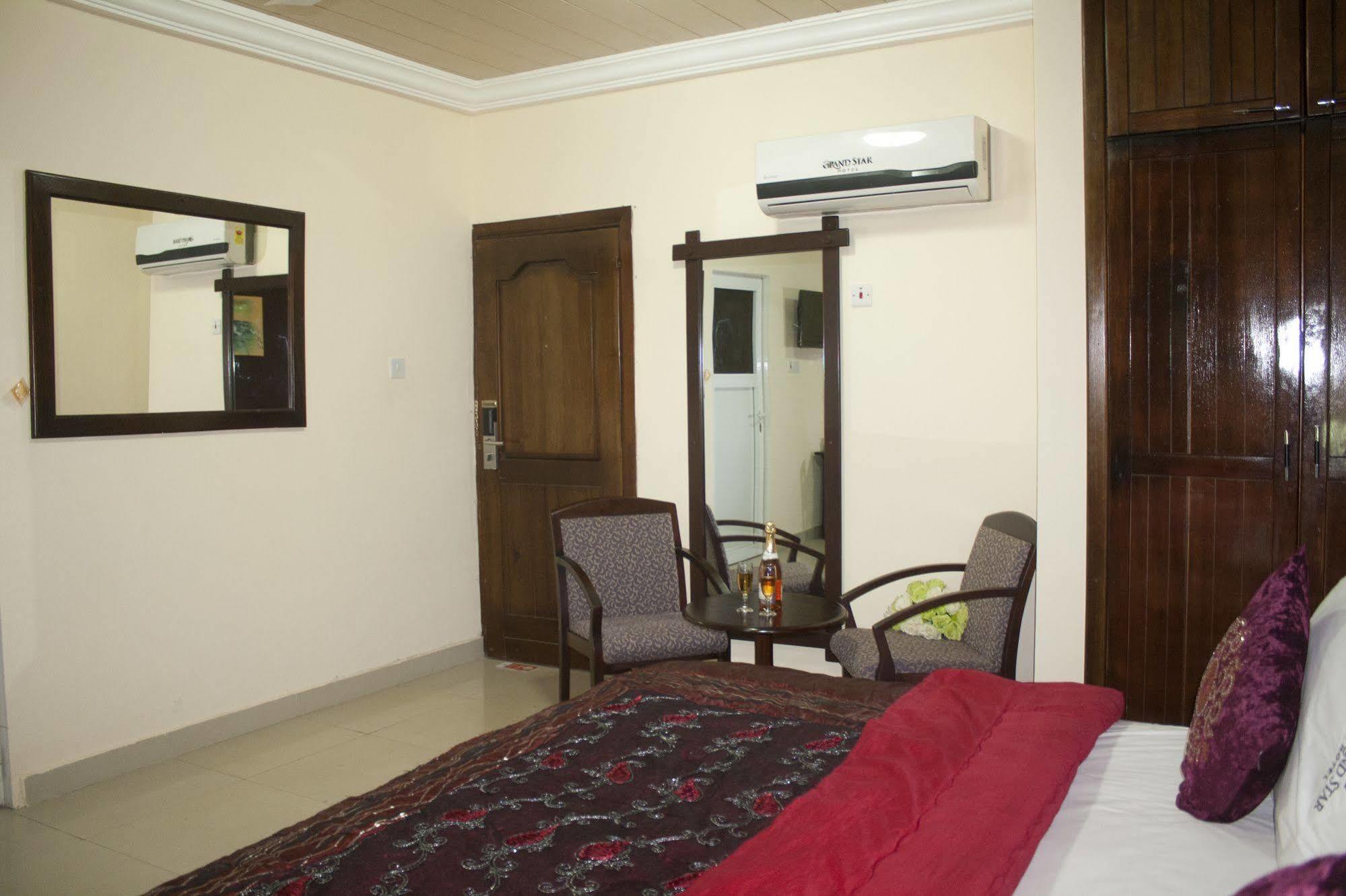 Grand Star Hotel North Legon Eksteriør bilde